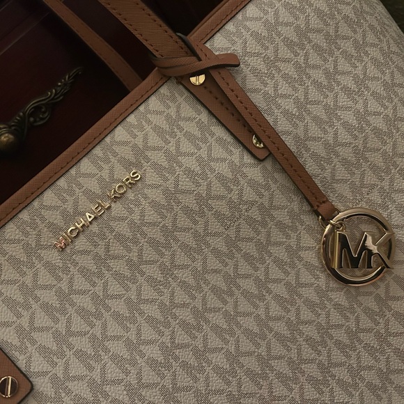 Michael Kors Tan and Cream Signature Tote - Picture 3 of 5